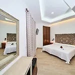Bajamar Ancladero Playa Otel Nerja